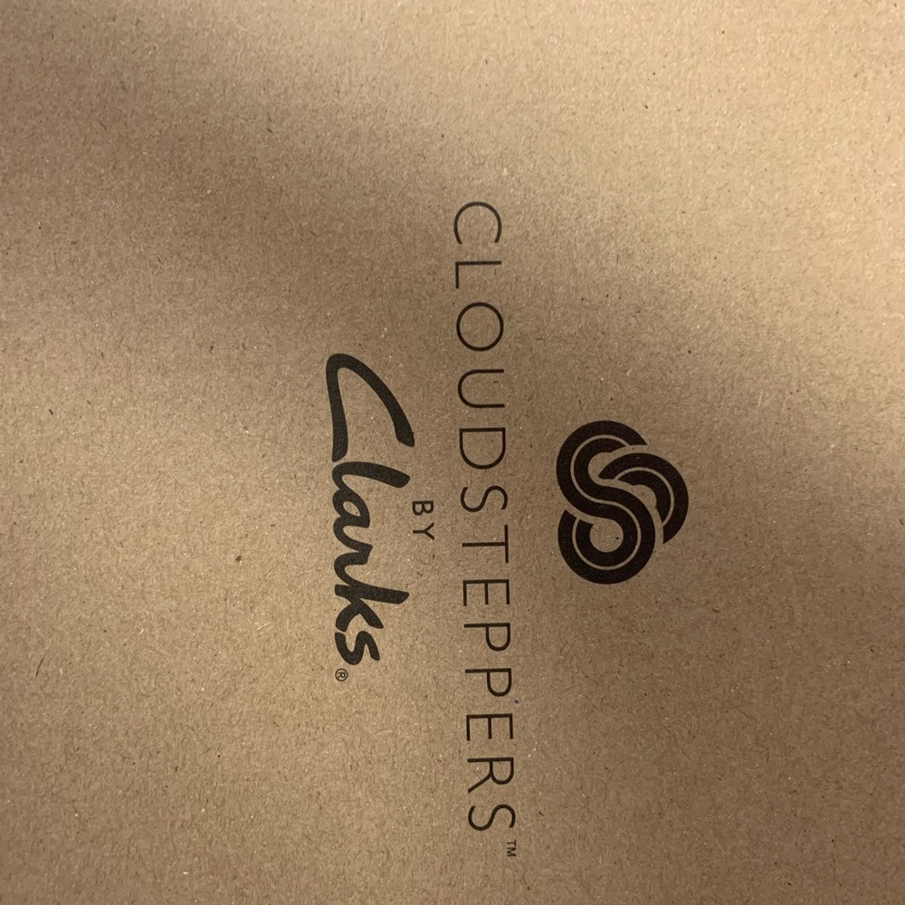 Clarks cloud  steppers.  Brand new never worn. - Picture 4 of 11